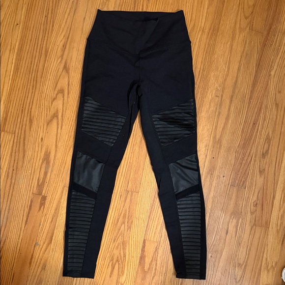ALO Yoga Pants - ALO Yoga 7/8 High-Waist Moto Legging